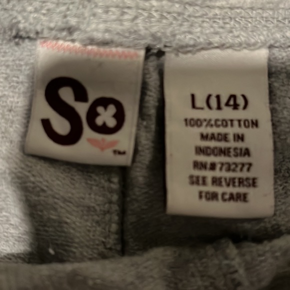 Soft, comfortable, good condition, grey lounge shorts - Picture 4 of 4